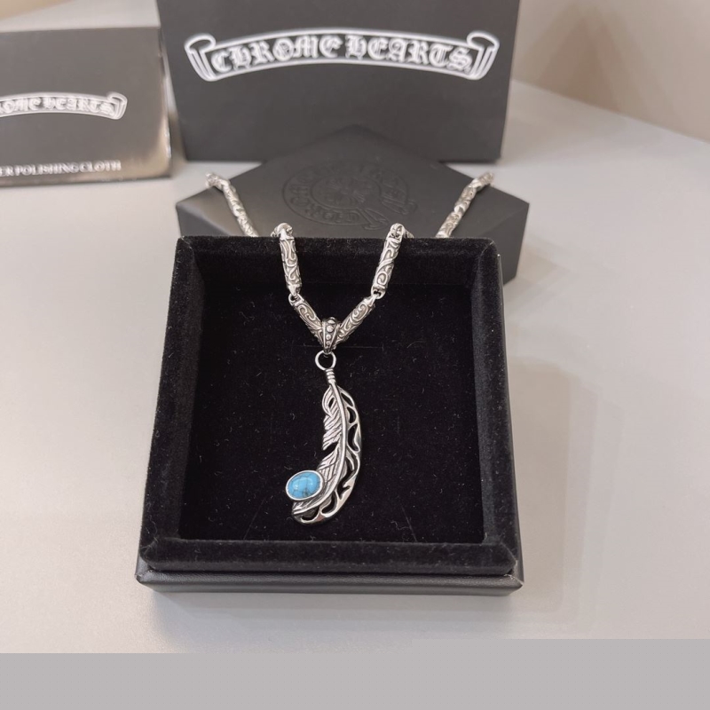 Ch**me He**ts necklaces